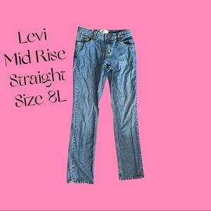 Levi Mid Rise Straight Leg Jeans Size 8L